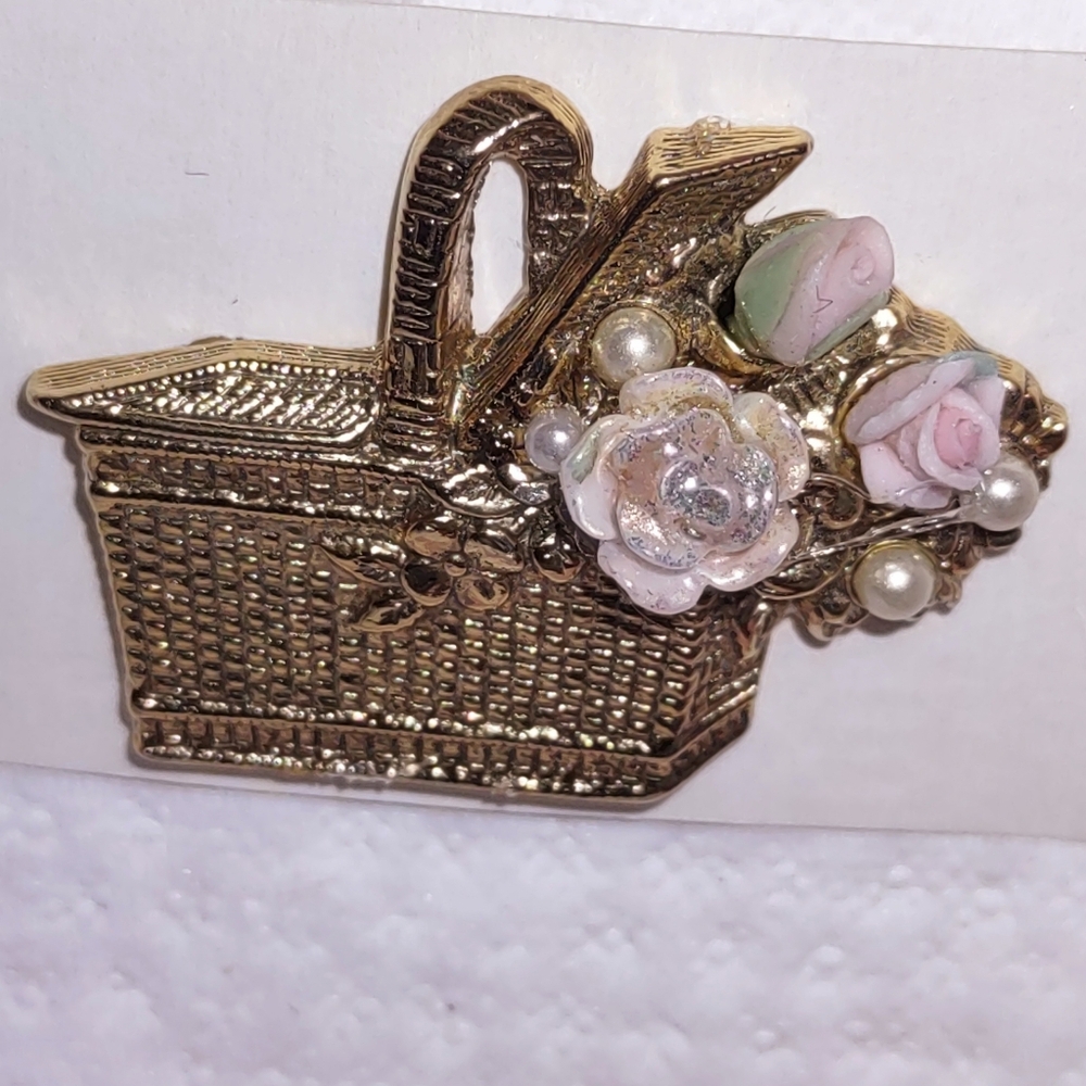 1928 Vintage Inspired Gold Basket of Flowers Brooch - Picture 10 of 12